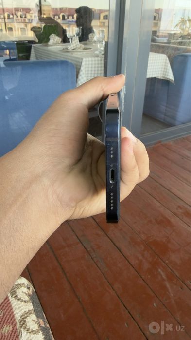 Iphone 12  64 talik 200$