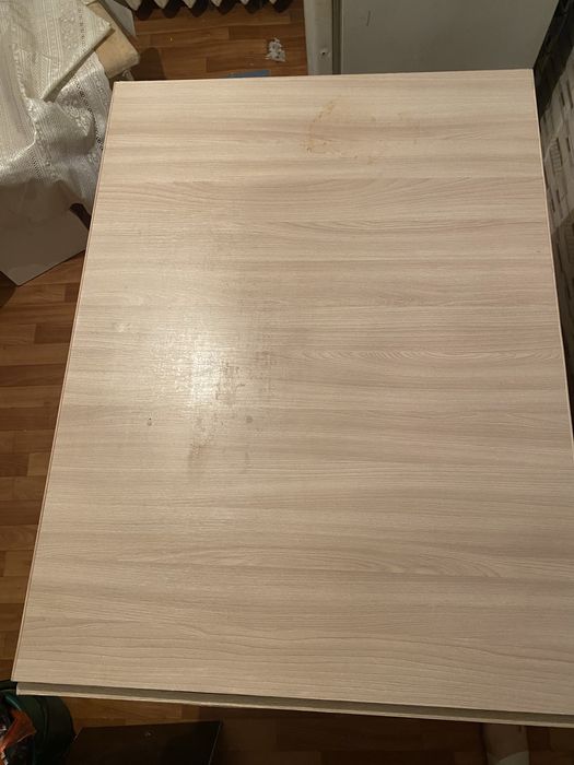 Продам стол в хорошем состояний