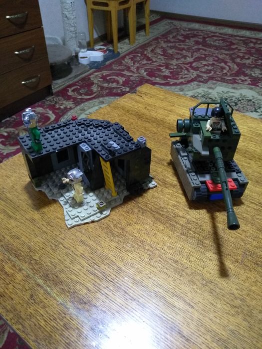 Продам собранные Лего