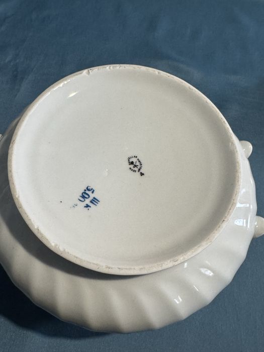 Български порцеланов супник