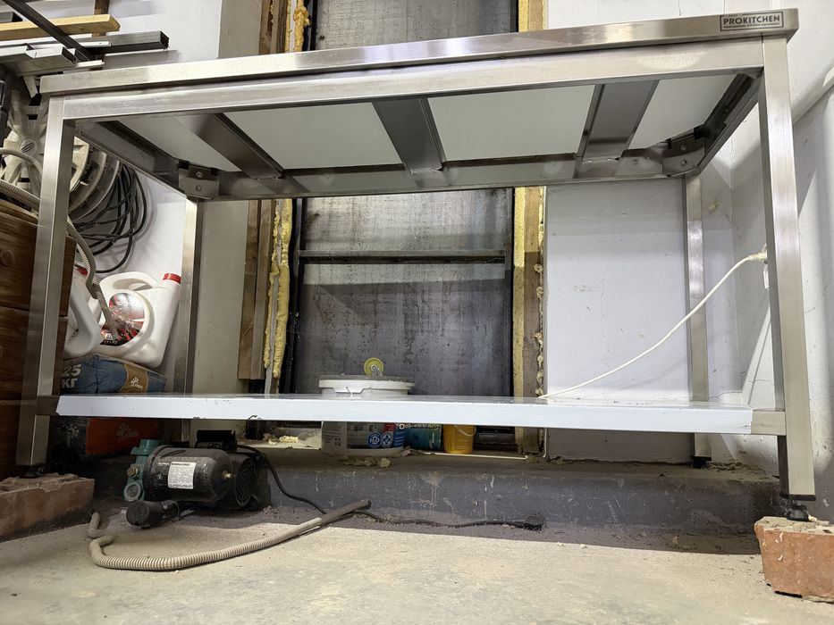 Разделочный стол из нержавейки