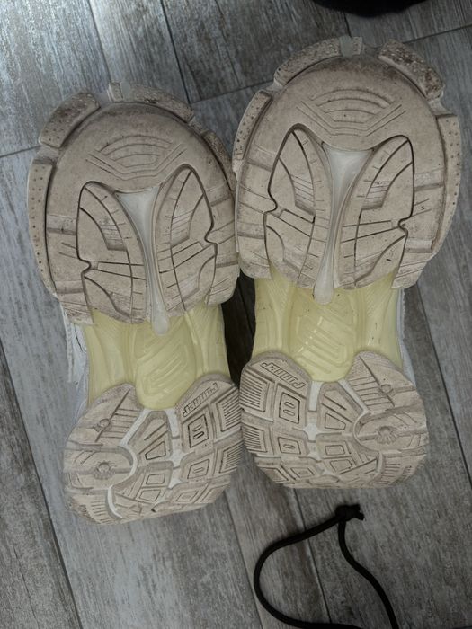 balenciaga runner albi