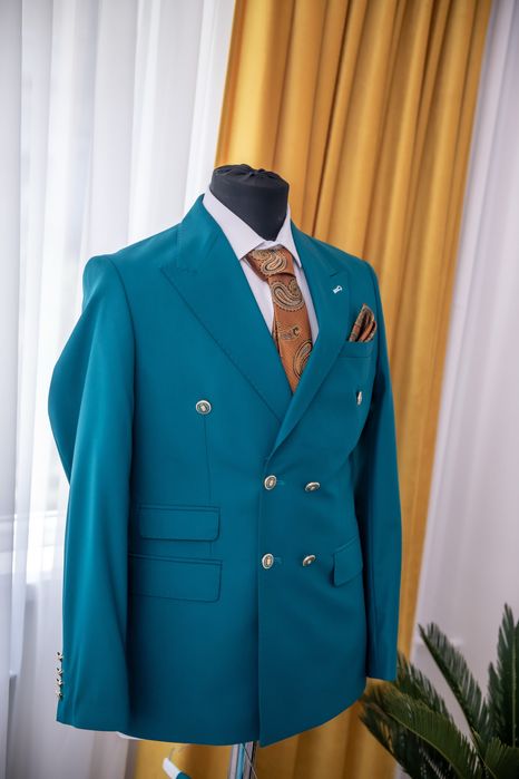 Costum Mire la un pret exceptional