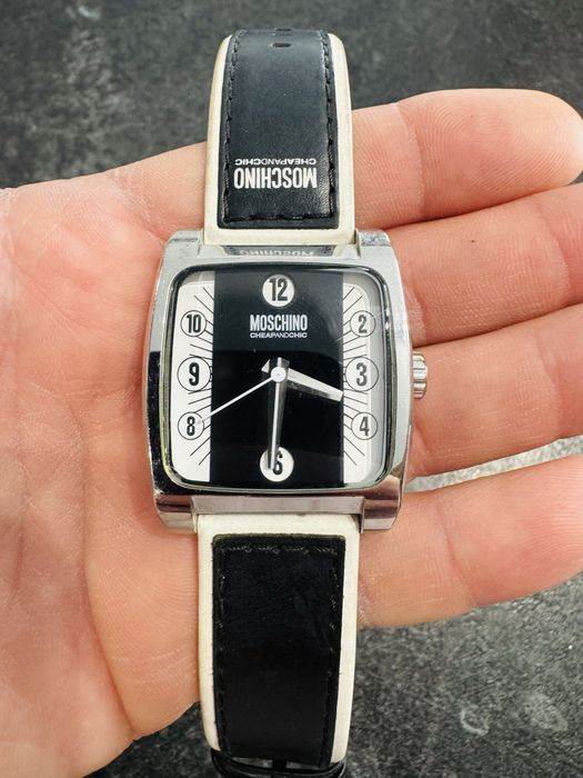 Унисекс часовник MOSCHINO