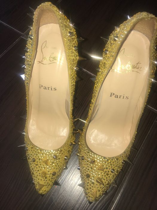Pantofi din piele aurii
