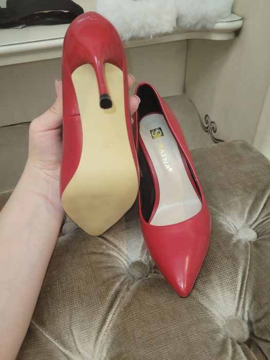 Новые кожаные туфли 35р