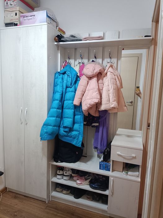 Продам прихожую (прихожка)