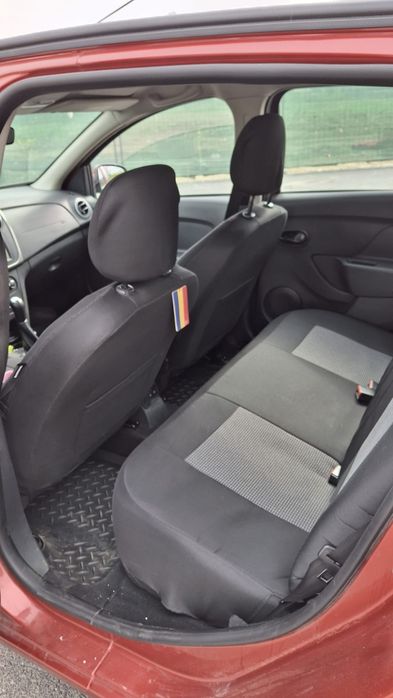 Dacia Sandero folosita pentru uber