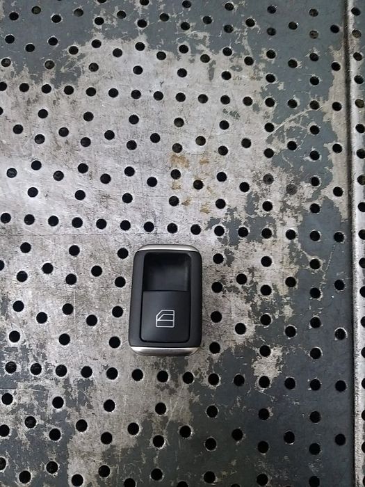 Buton geam electric dreapta fata mercedes c class w204 a2049058202