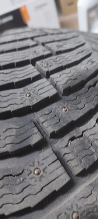 Продам  зимнию резину MICHELIN