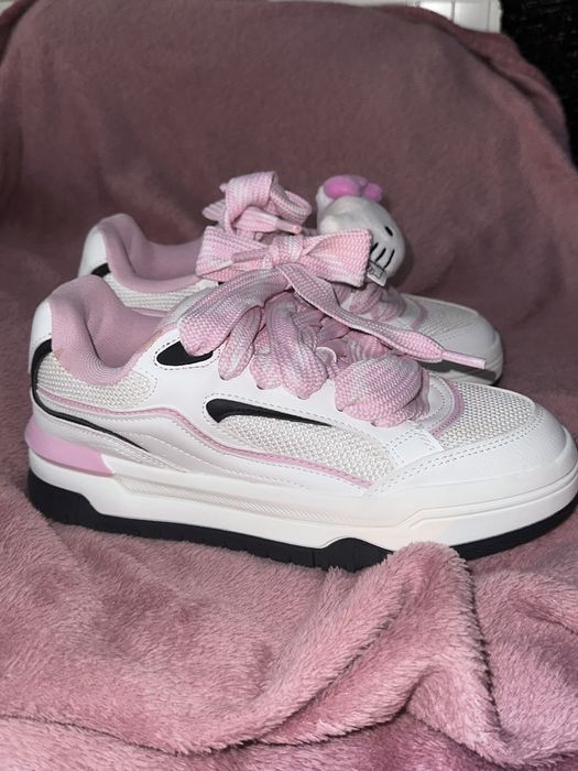 Adidasi Hello Kitty