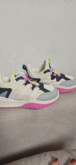 Кроссовки детские летние