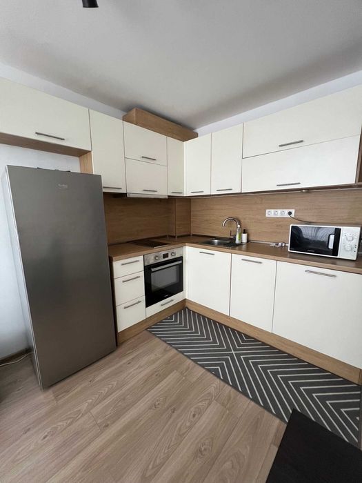 Дава се под наем Тристаен апартамент в София, Център - 71 кв.м за 650 € - Снимка #1
