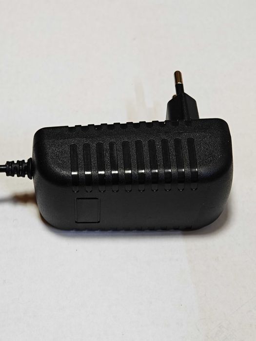 DC ЗАРЯДНО 12V / 2,0A  за Акумулаторни батерии/уреди/инструменти
