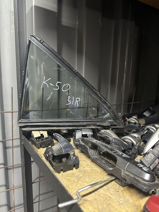 Стекло задний двери глухой