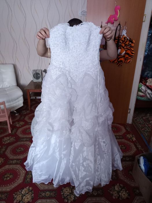 Продам свадебное платье новое