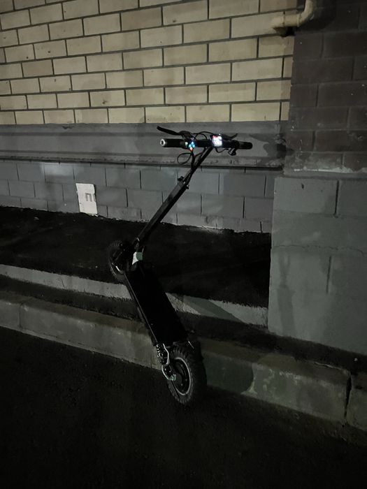 Продам электросамокат