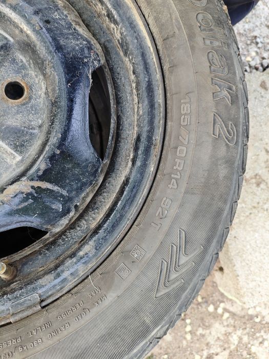 Продам на запаски.