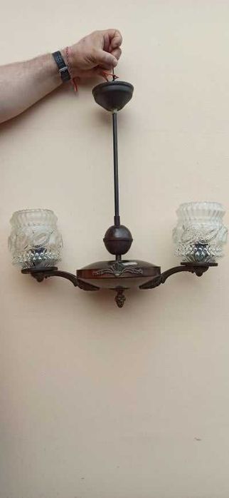 Полилей с две крушки от времето на социализма.