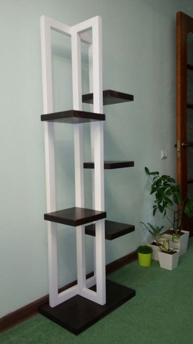 Напольная подставка для цветов.