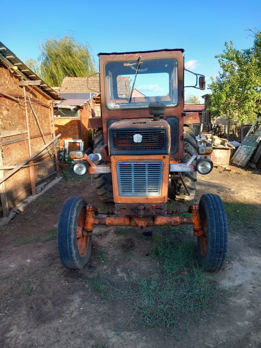 Vând tractor U650