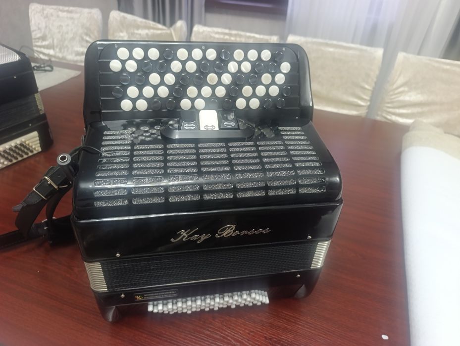 Продам пятирядный баян.