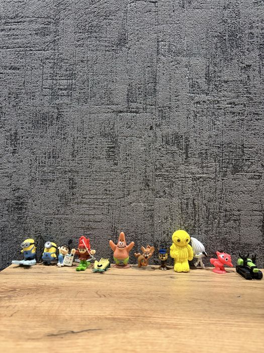 Большой набор фигурок Kinder