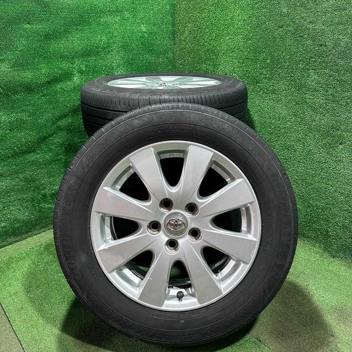 Продам Оригинальный диск с шинами Goodyear EfficientGrip Eco 215/60R16
