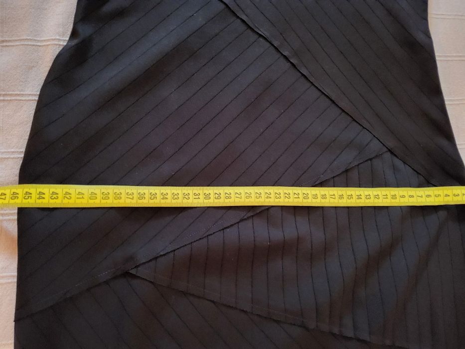 Черна рокля MANGO размер L с къс ръкав