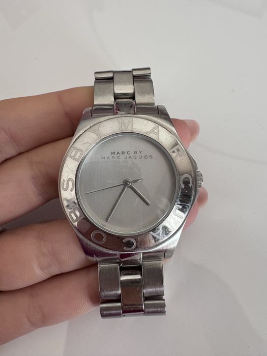Часовнил Marc Jacobs