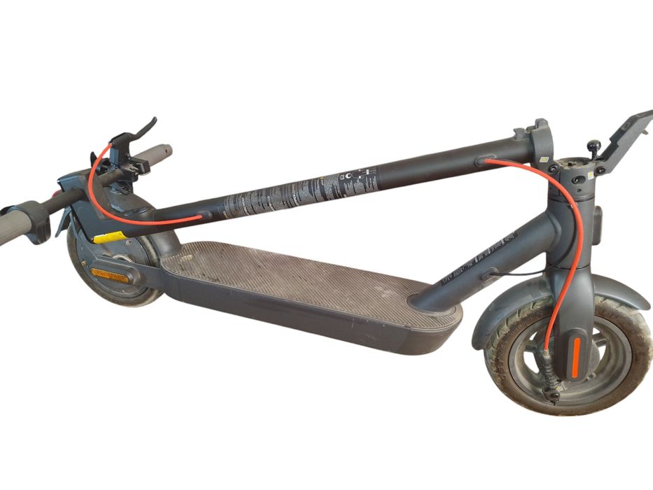Електрически скутер-тротинетка XIAOMI SCOOTER 4 PRO 2ND GEN ДО 25 КМ/Ч, ПРОБЕГ ДО 60 КМ  Възможен коментар на цената