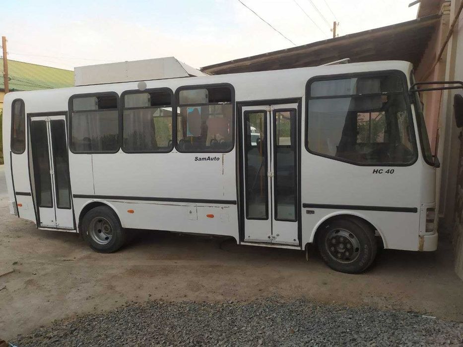 Исузу автобус сотилади. Холати ажойиб. 2017 йил