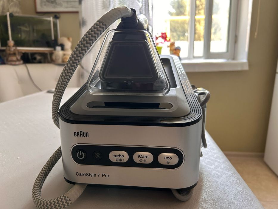 Парогенератор BRAUN CareStyle 7 pro IS7156BK