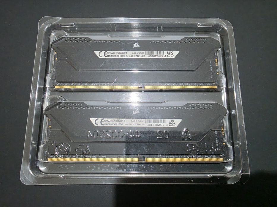 Corsair VENGEANCE RGB PRO SL 32GB (2x16GB) DDR4 3200MHz CMH32GX4M2E3200C16