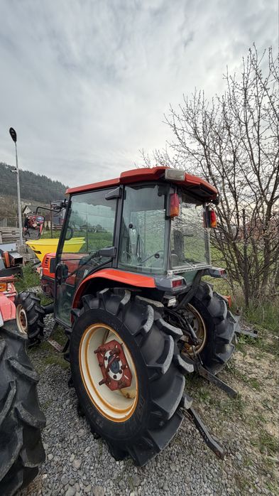Tractoare Japoneze Kubota Kingwel – tractor japonez cu cabina
