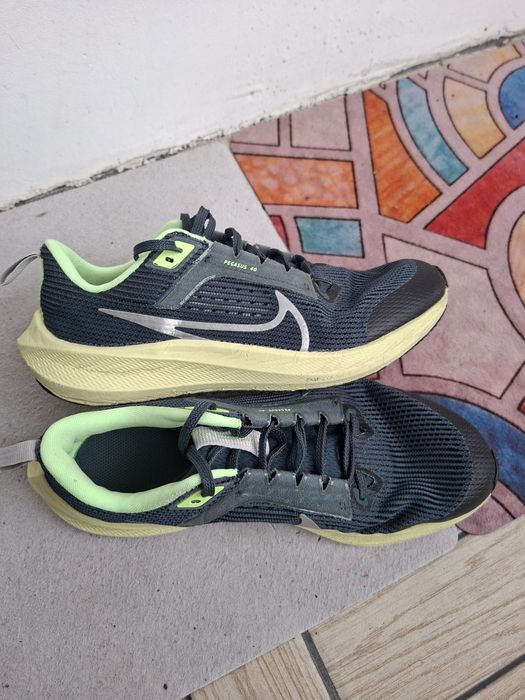 Бутонки Adidas Nemezis и маратонки Nike