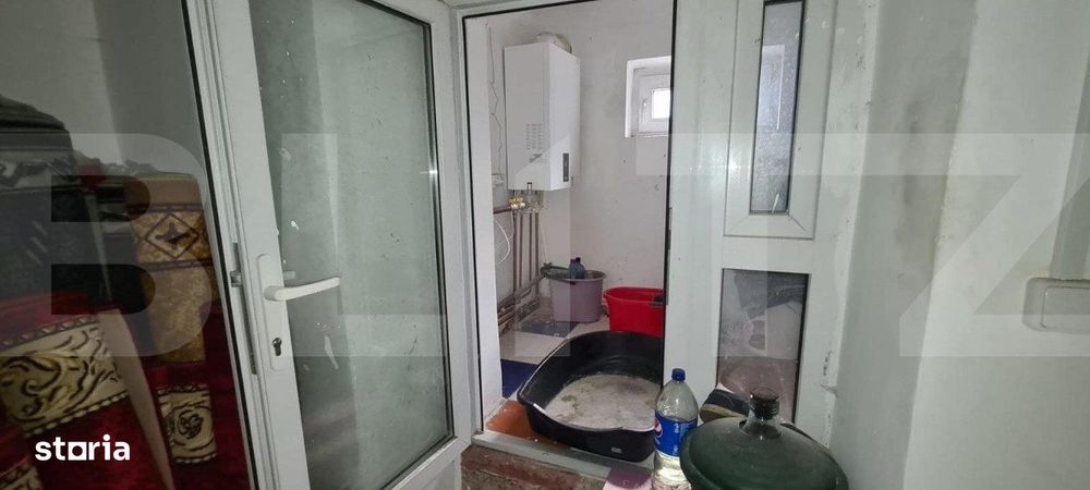 Spatiu comercial, casa veche si teren