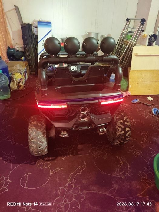 Детский автомобиль
