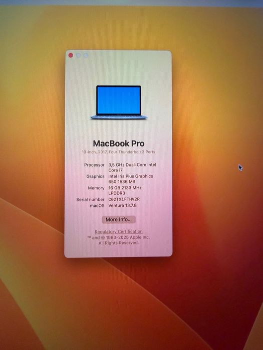 MacBook Pro 2017 (Intel Core i7 / 16GB RAM)