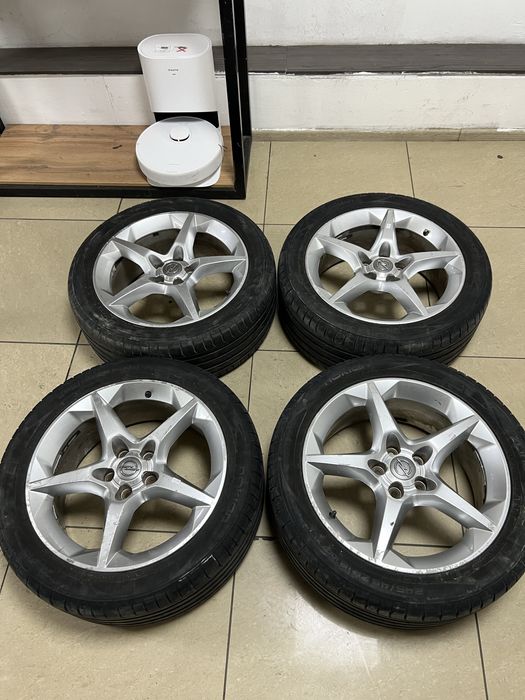 Шины с диском  245/45/18 Nokian