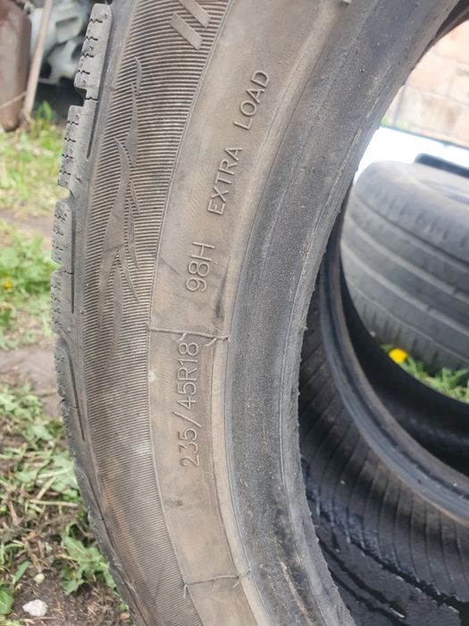 Продам резину R 18 235X45