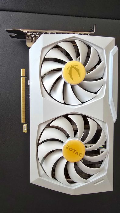 Placă Video ZOTAC Gaming RTX 3060 12GB GDDR6 – Ediție Albă (Impecabilă)