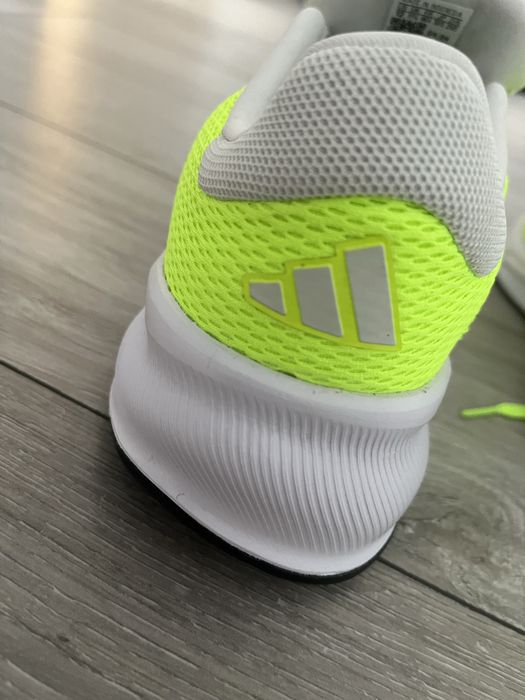 Чисто ниво маратонки Adidas 46 номер