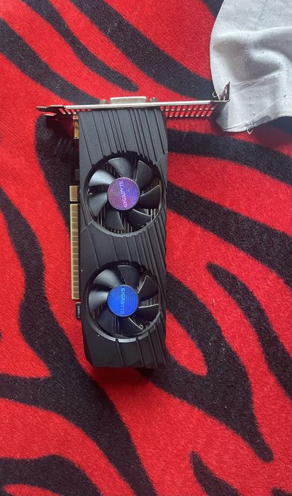 Gtx 1650 4GB gigabyte low profile