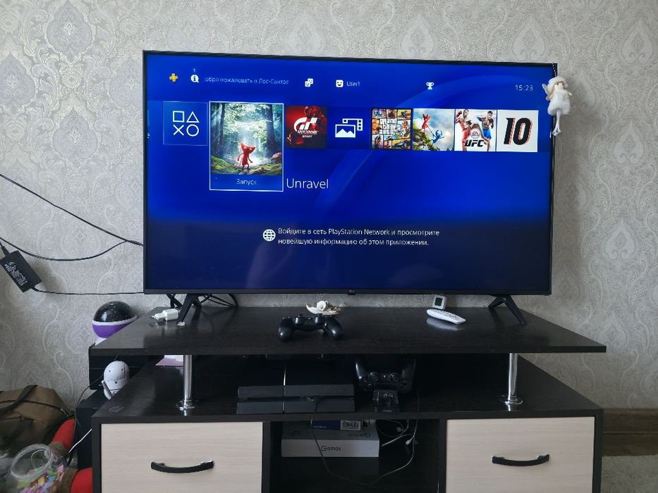 Продам Sony PlayStation 4