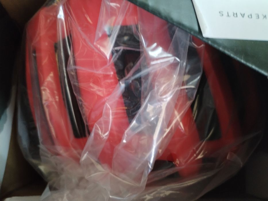 Каски за велосипедисти налични от s до L