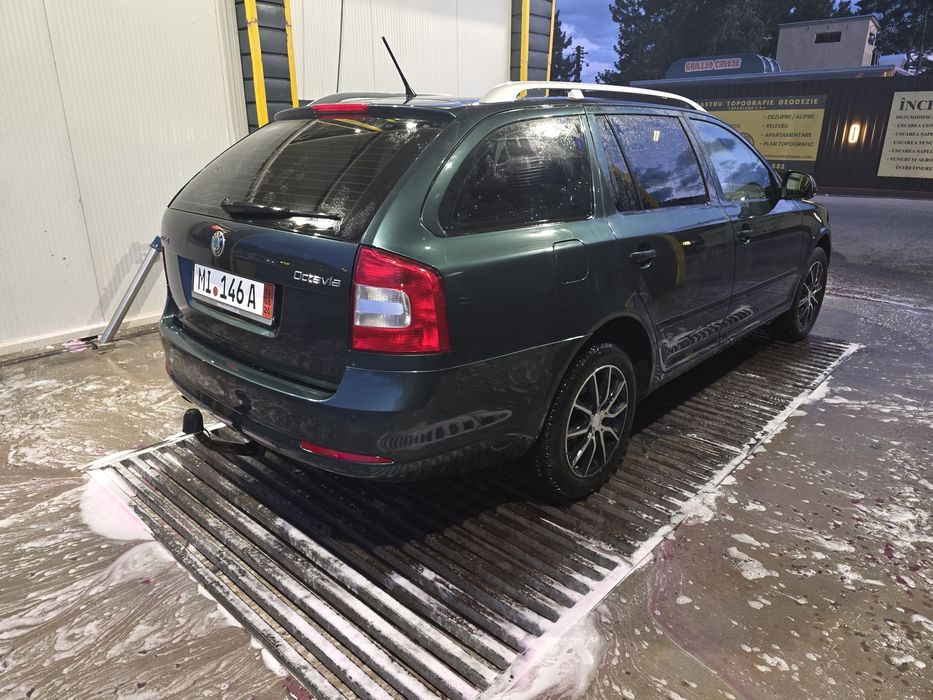 SKODA Octavia 2012 — imagine 3