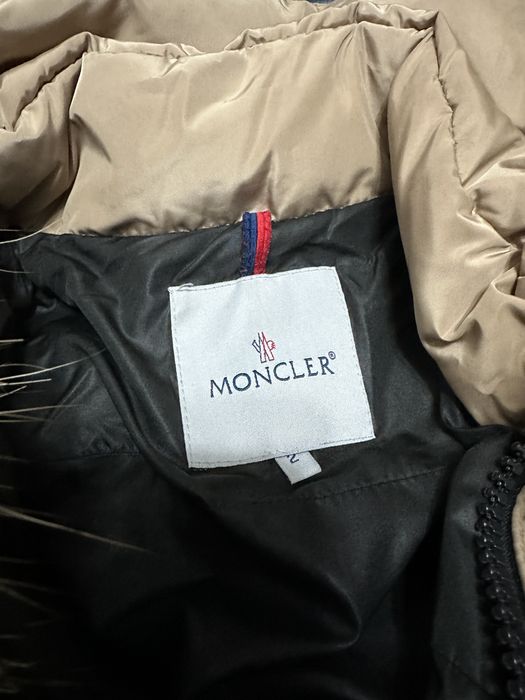 Geaca Moncler cu blana naturala