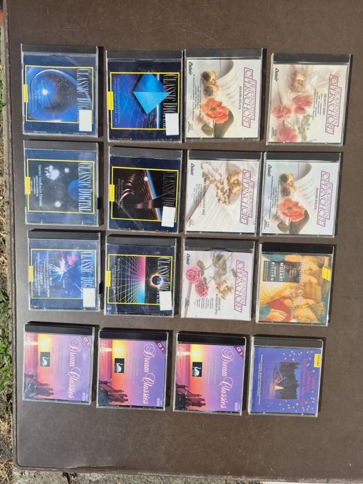 Vând Lot 16 CD cu muzica clasica mixta de colectie,compozitorii celebrii