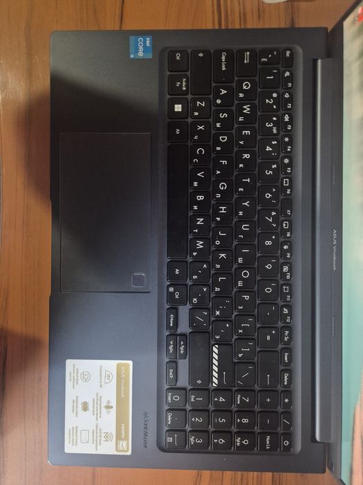 ASUS vivobook в хорошем состоянии